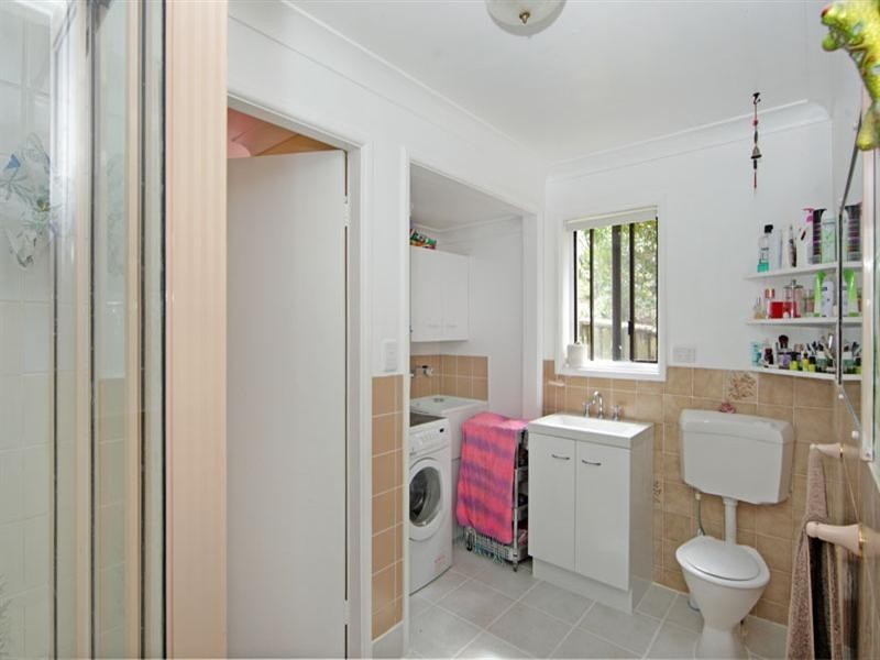 8 Valley View Road, Bateau Bay NSW 2261