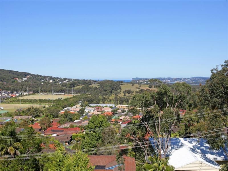 8 Valley View Road, Bateau Bay NSW 2261