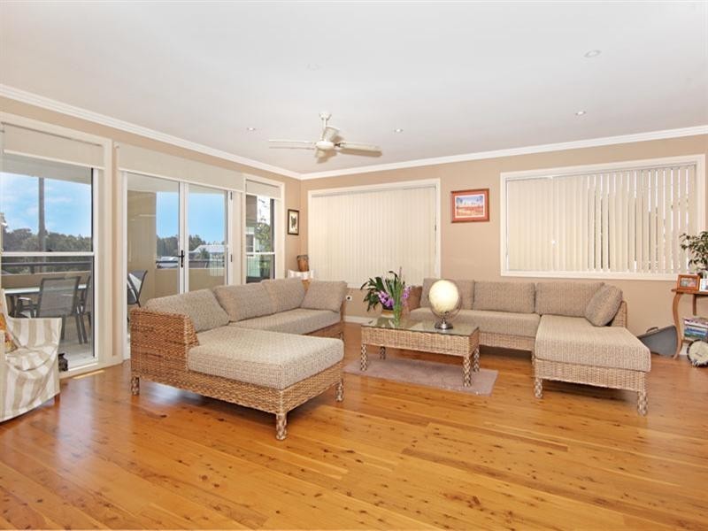 32 Lakeside Parade, The Entrance NSW 2261