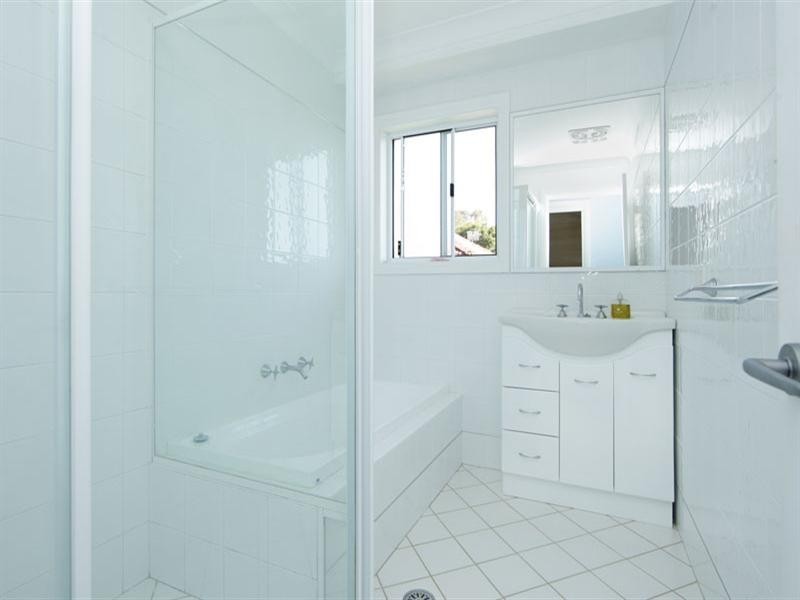 32 Lakeside Parade, The Entrance NSW 2261