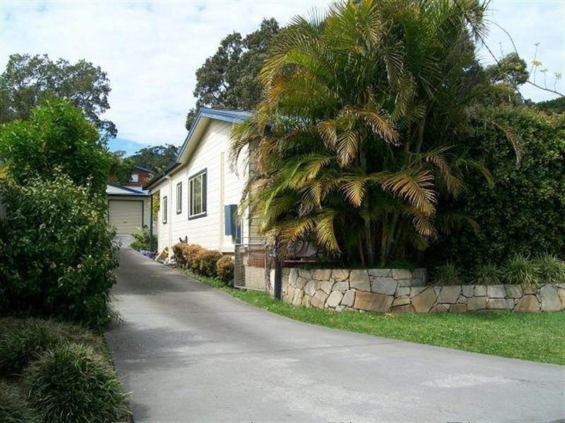 718 The Entrance Road, Bateau Bay NSW 2261