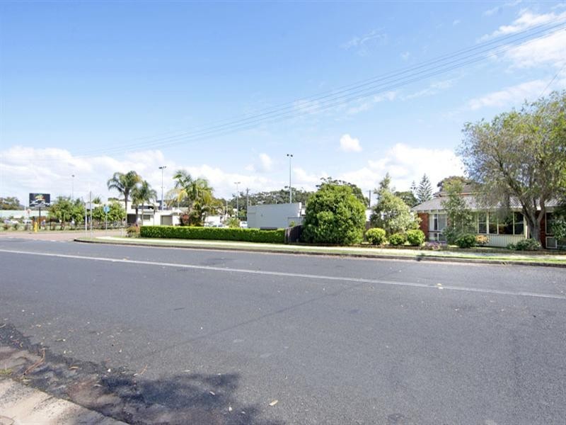 1 Bias Avenue, Bateau Bay NSW 2261