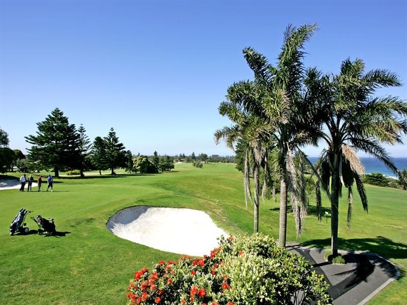 1 Bias Avenue, Bateau Bay NSW 2261