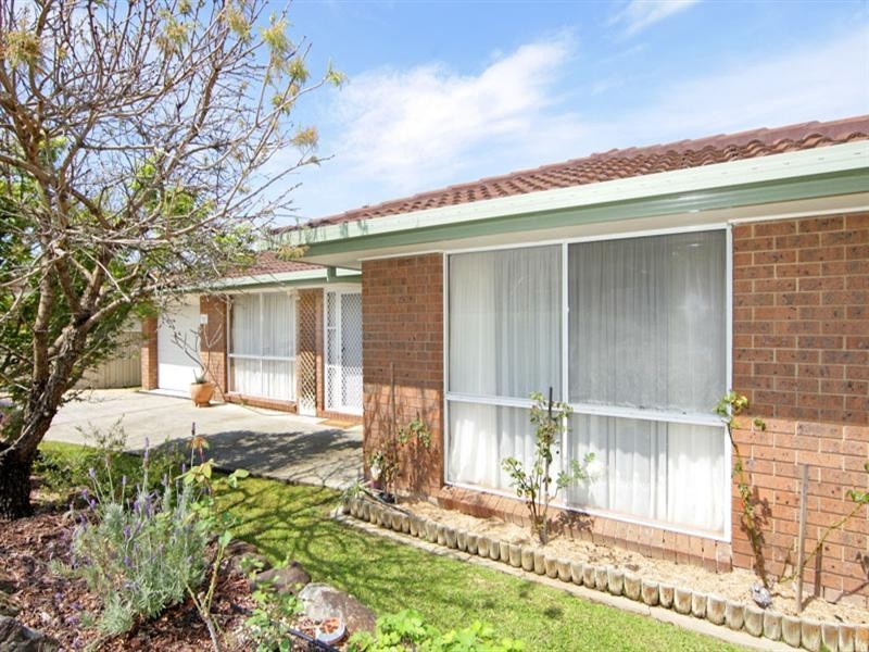 225 Cresthaven Avenue, Bateau Bay NSW 2261