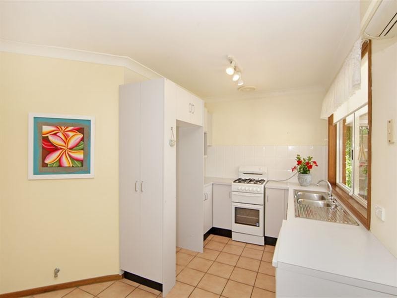 225 Cresthaven Avenue, Bateau Bay NSW 2261