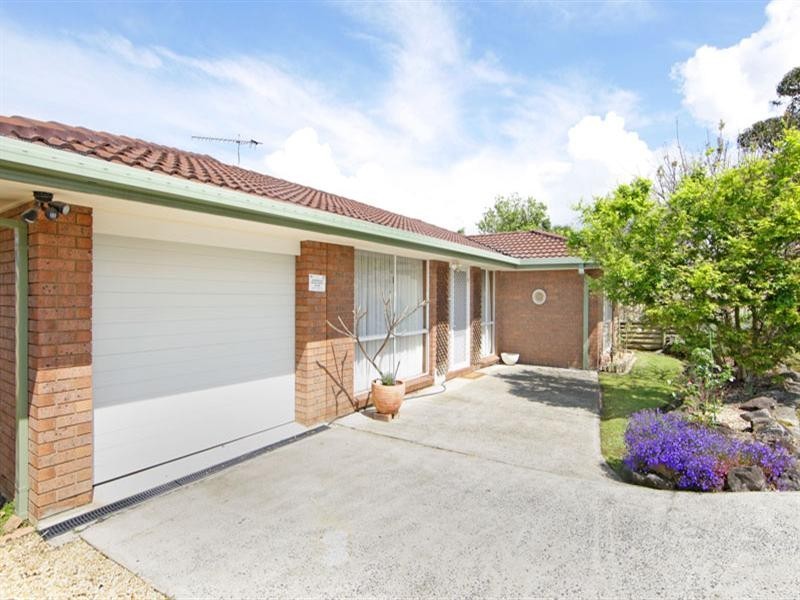 225 Cresthaven Avenue, Bateau Bay NSW 2261