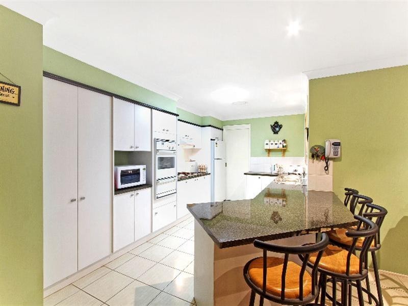 1 Castlereagh Crescent, Bateau Bay NSW 2261