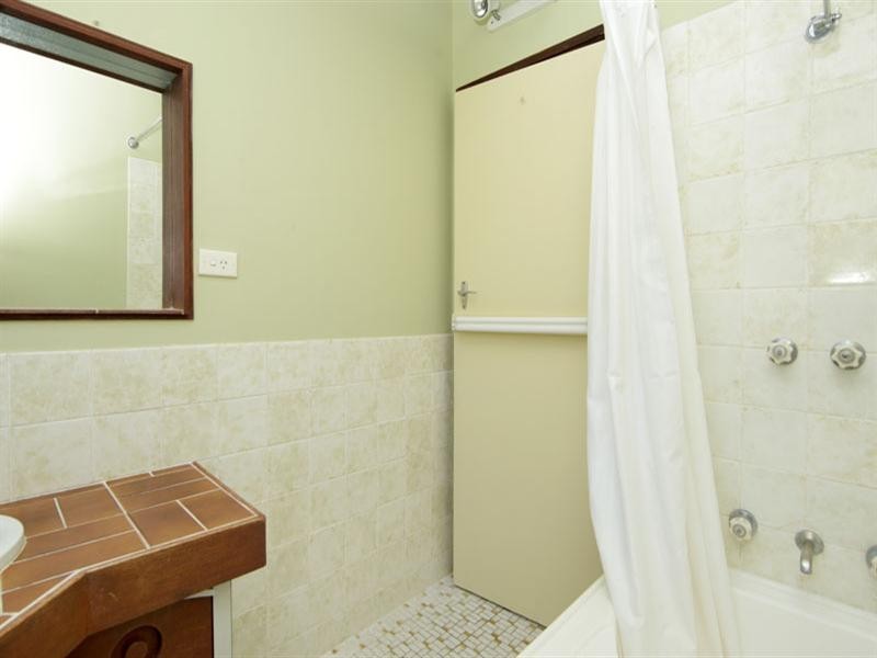 15 Shakespeare Avenue, Bateau Bay NSW 2261