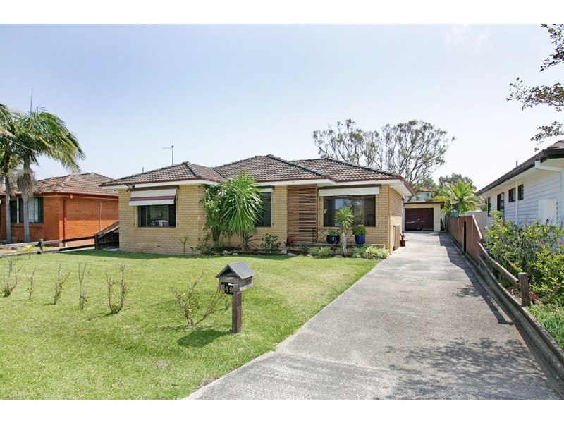 69 Flinders Avenue, Killarney Vale NSW 2261