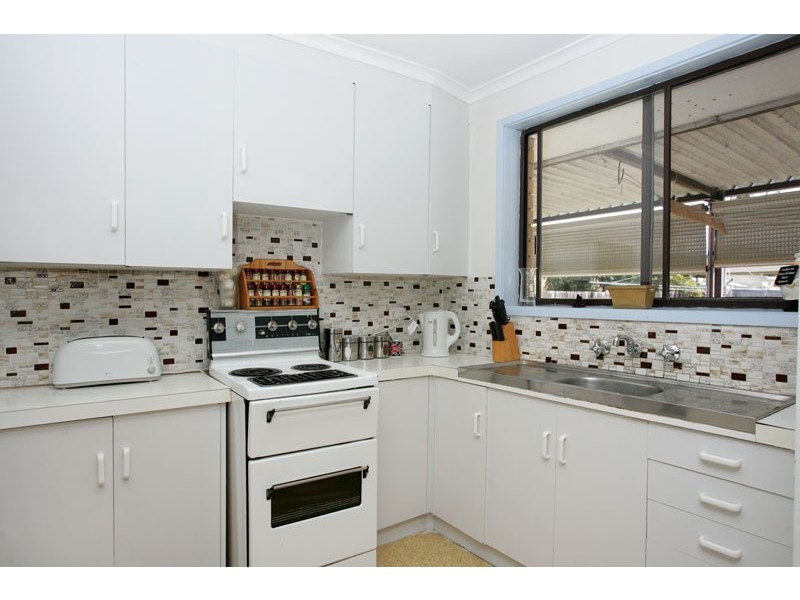 69 Flinders Avenue, Killarney Vale NSW 2261