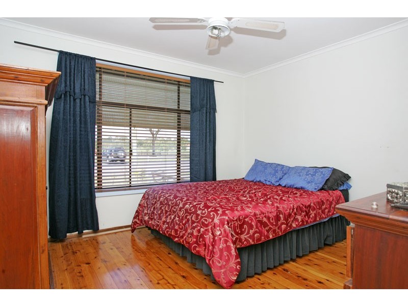 69 Flinders Avenue, Killarney Vale NSW 2261