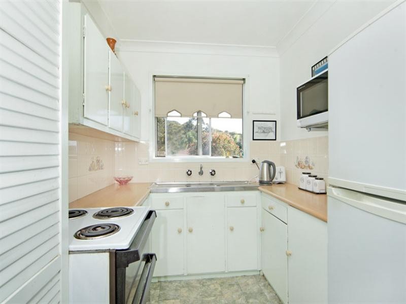 25 Black Swan Street, Berkeley Vale NSW 2261