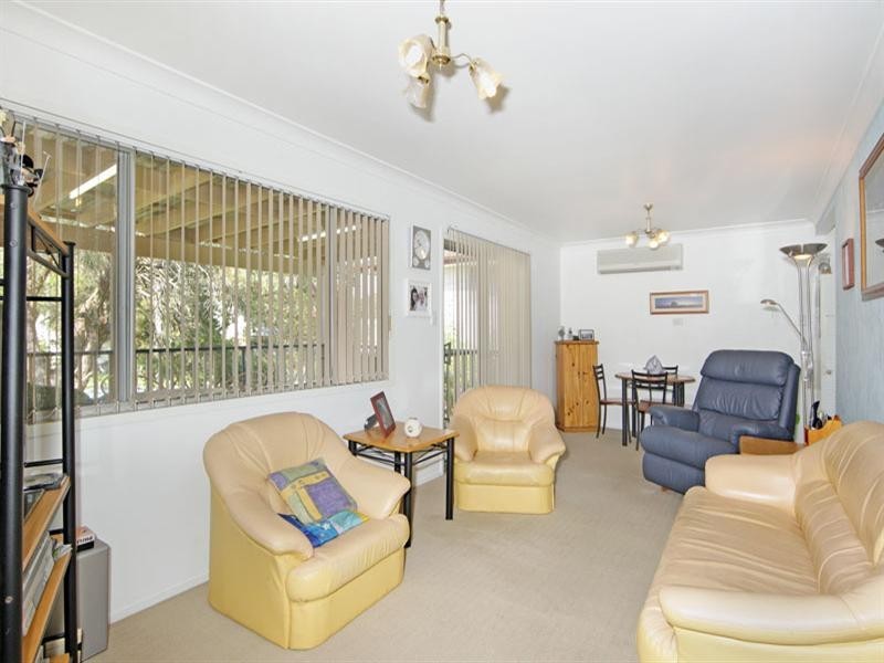 25 Black Swan Street, Berkeley Vale NSW 2261