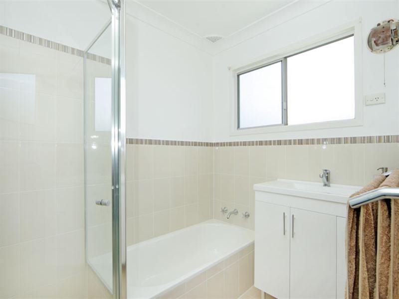 25 Black Swan Street, Berkeley Vale NSW 2261