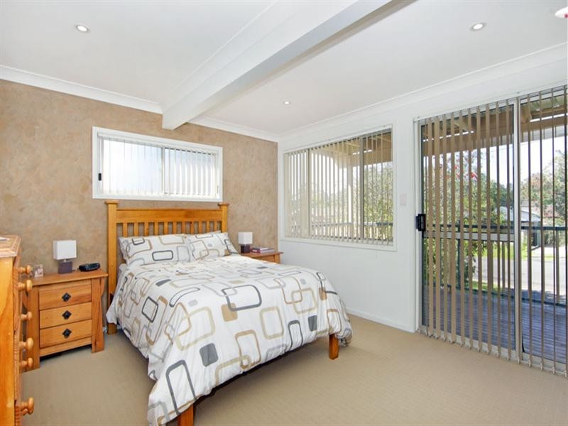 25 Black Swan Street, Berkeley Vale NSW 2261