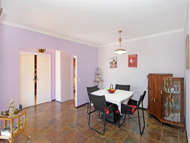 2 Waikiki Close, Killarney Vale NSW 2261