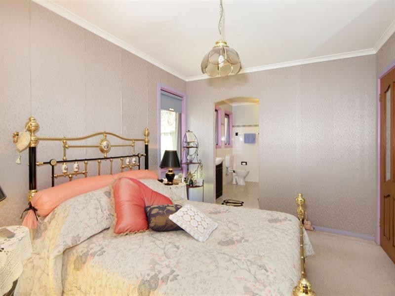 2 Waikiki Close, Killarney Vale NSW 2261