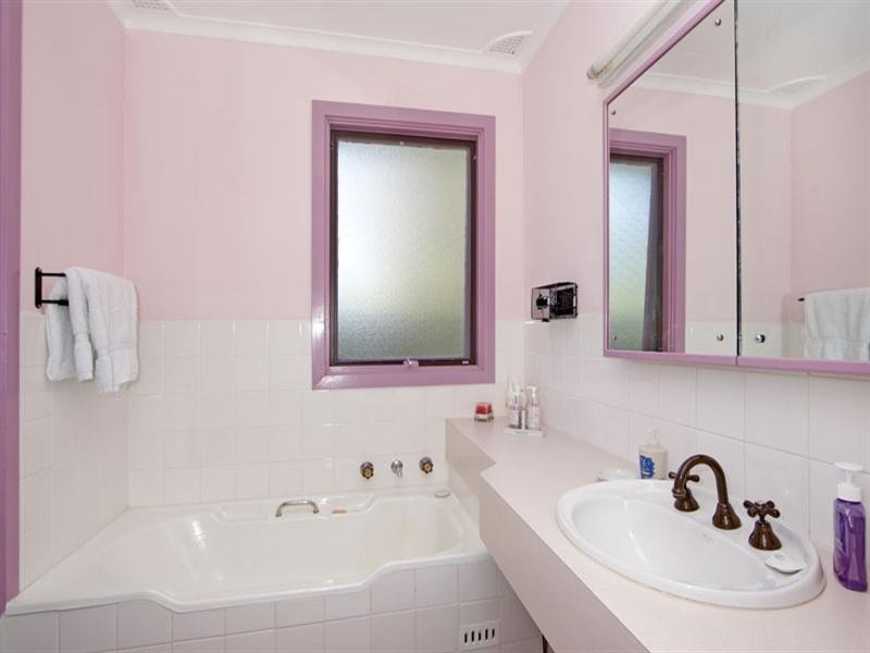 2 Waikiki Close, Killarney Vale NSW 2261