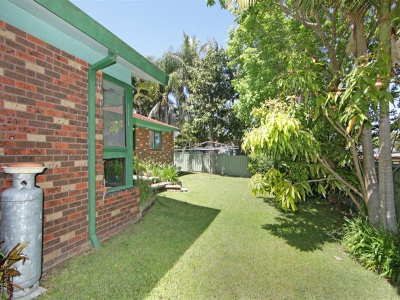 2 Waikiki Close, Killarney Vale NSW 2261