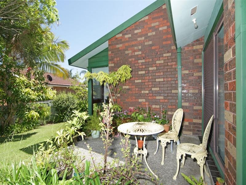 2 Waikiki Close, Killarney Vale NSW 2261