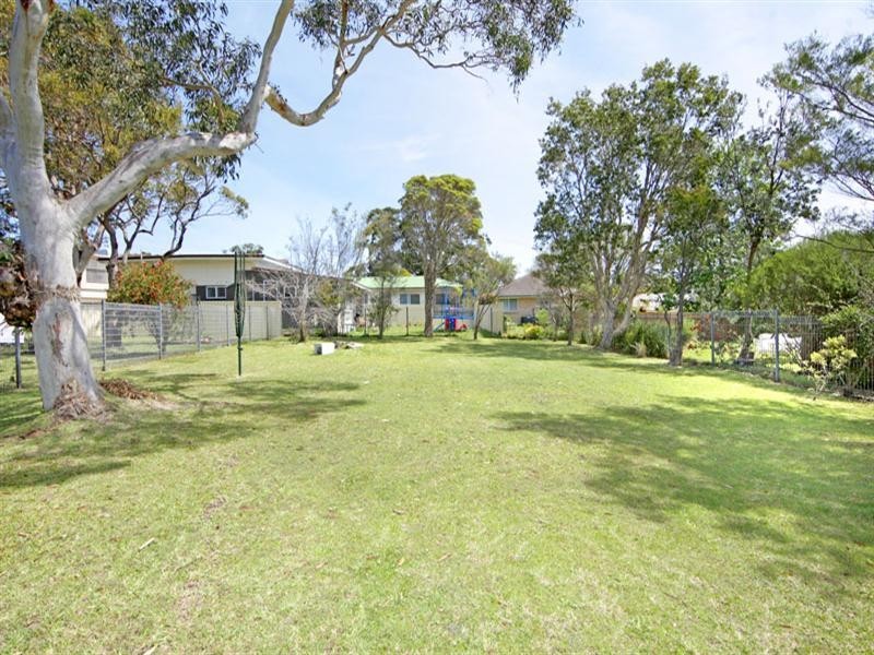 5 Harbour Street, Bateau Bay NSW 2261