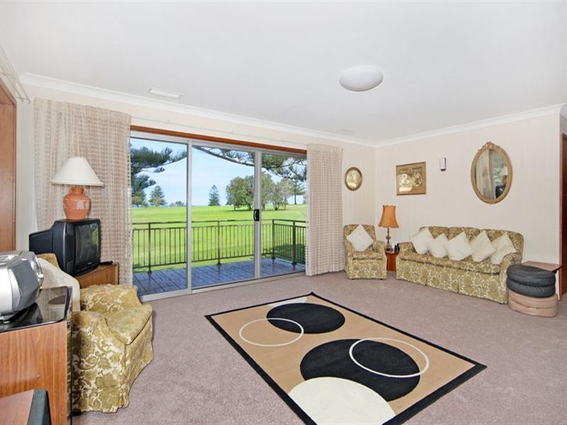 41 Waterview Street, Shelly Beach NSW 2261