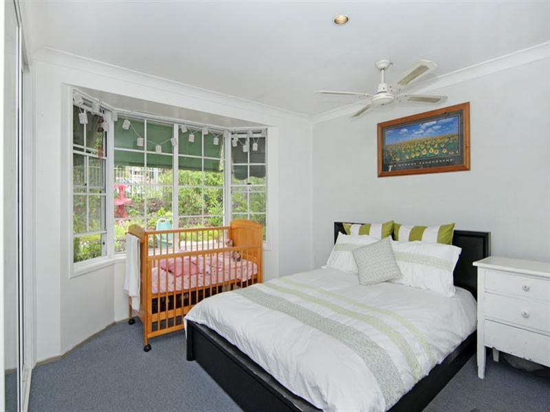 205 Cresthaven Avenue, Bateau Bay NSW 2261
