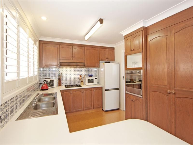 17 Margherita Avenue, Bateau Bay NSW 2261