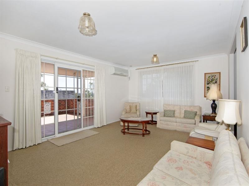 17 Margherita Avenue, Bateau Bay NSW 2261