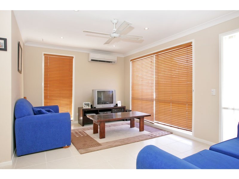 4 Lincoln Close, Bateau Bay NSW 2261