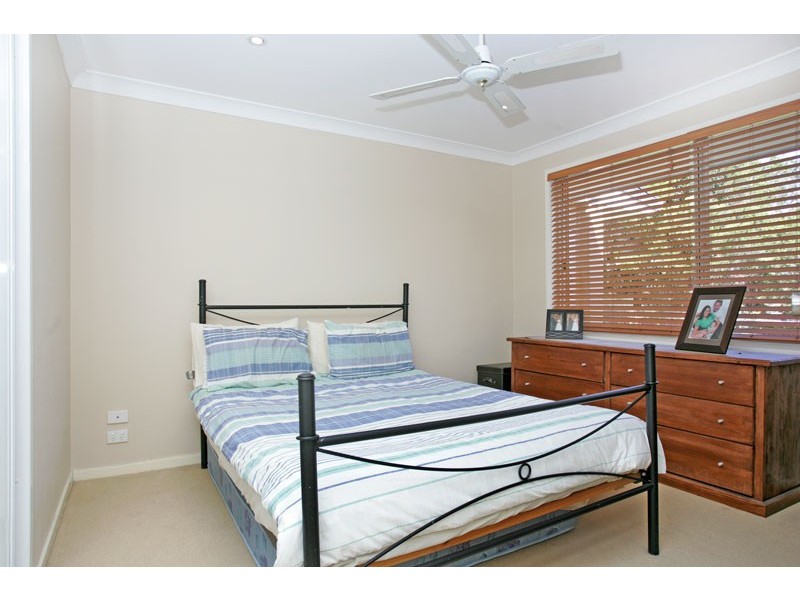 4 Lincoln Close, Bateau Bay NSW 2261