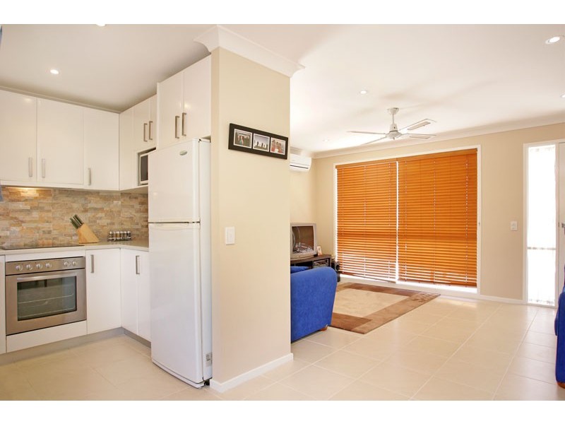 4 Lincoln Close, Bateau Bay NSW 2261