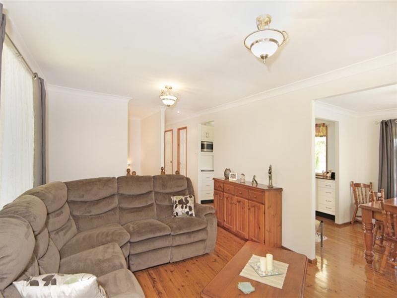 33 Mermaid Drive, Bateau Bay NSW 2261