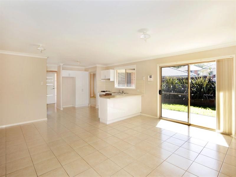 17 Churchill Street, Bateau Bay NSW 2261