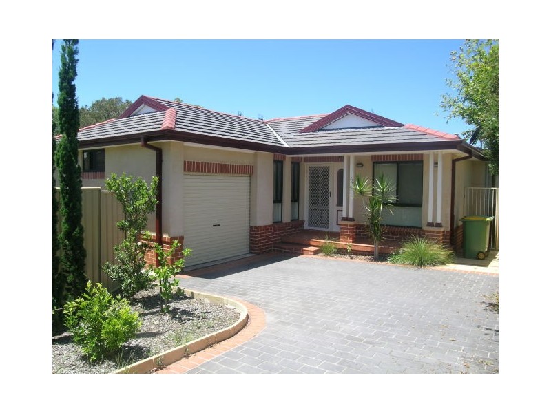 24b Germaine Avenue, Bateau Bay NSW 2261