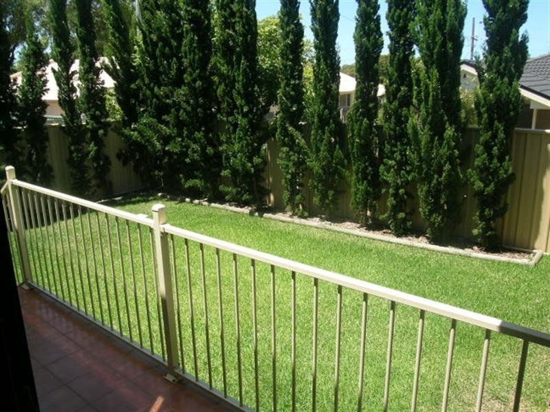 24b Germaine Avenue, Bateau Bay NSW 2261