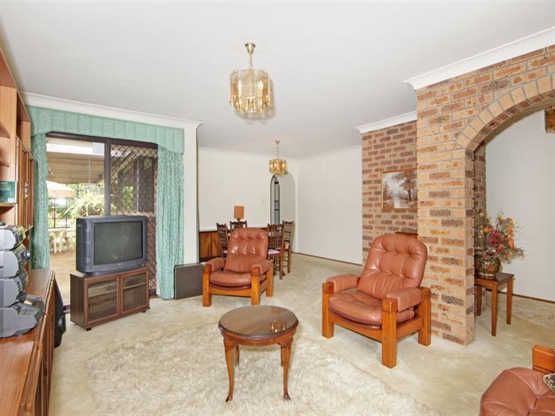 11 Gwydir Street, Bateau Bay NSW 2261