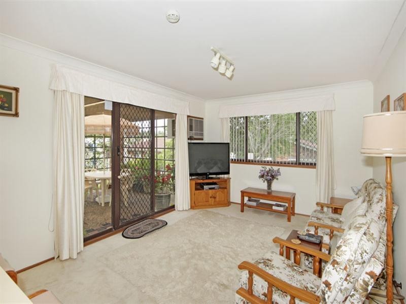 11 Gwydir Street, Bateau Bay NSW 2261