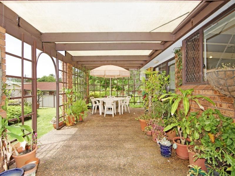 11 Gwydir Street, Bateau Bay NSW 2261