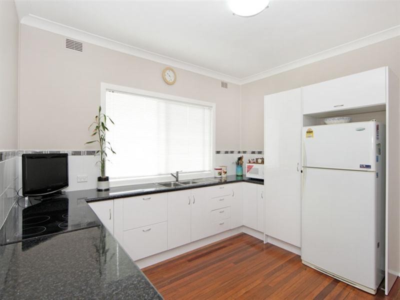 19 Flinders Avenue, Killarney Vale NSW 2261