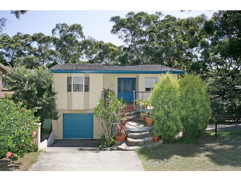 25 Hilltop Street, Bateau Bay NSW 2261