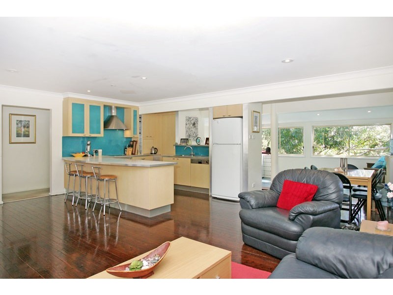 25 Hilltop Street, Bateau Bay NSW 2261