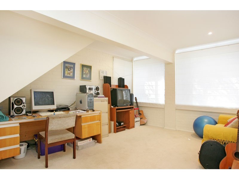 25 Hilltop Street, Bateau Bay NSW 2261