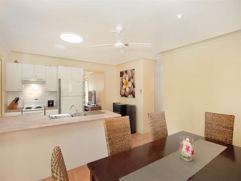 4 Castlereagh Crescent, Bateau Bay NSW 2261