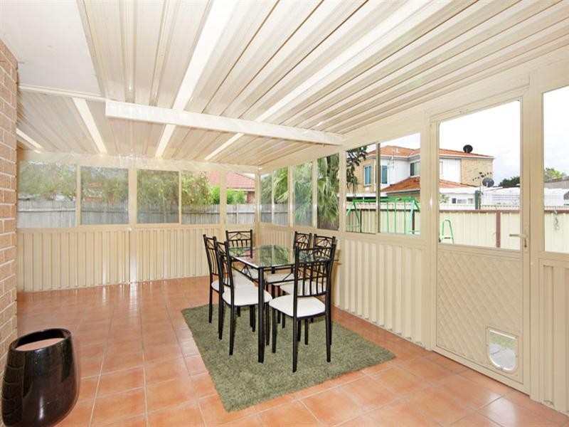 4 Castlereagh Crescent, Bateau Bay NSW 2261