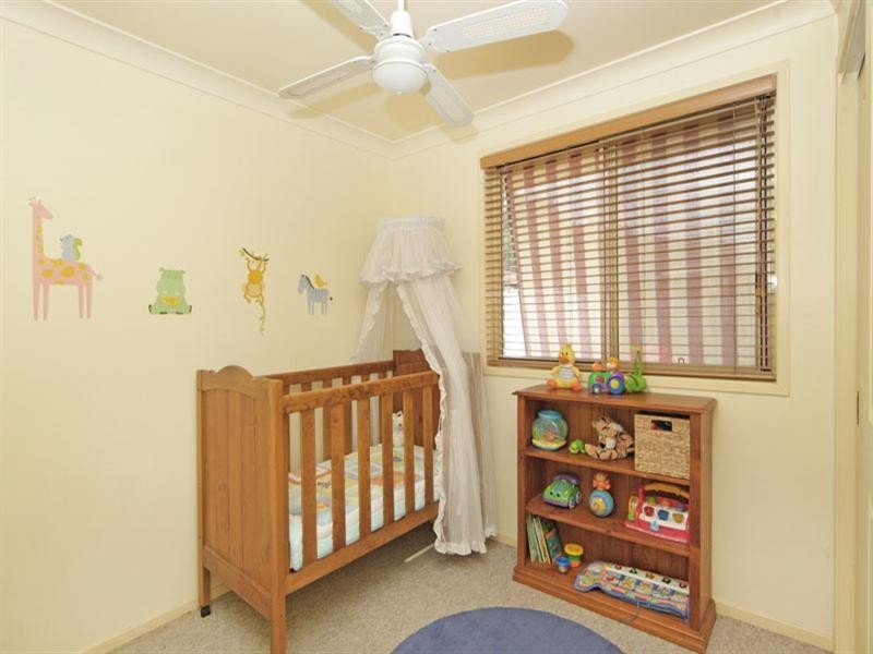 4 Castlereagh Crescent, Bateau Bay NSW 2261