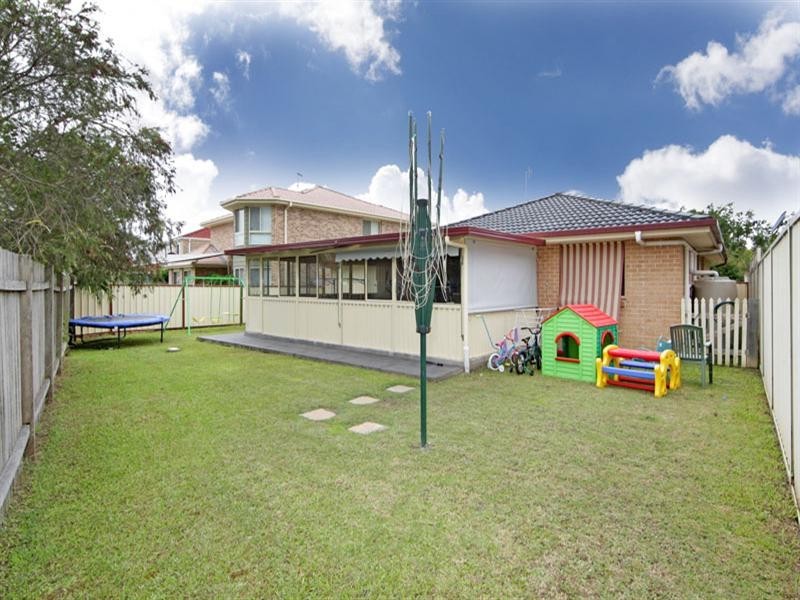 4 Castlereagh Crescent, Bateau Bay NSW 2261