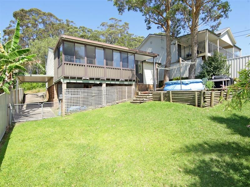 4 Wirigi Street, Berkeley Vale NSW 2261