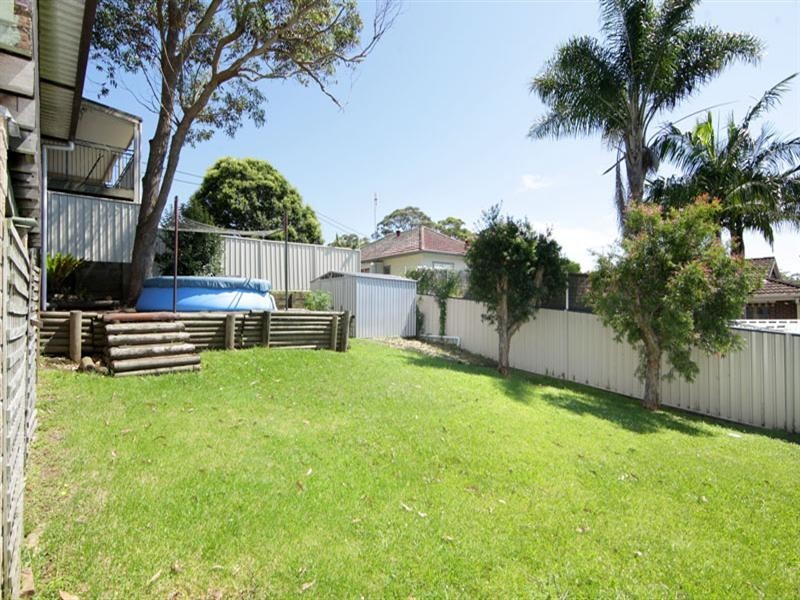 4 Wirigi Street, Berkeley Vale NSW 2261