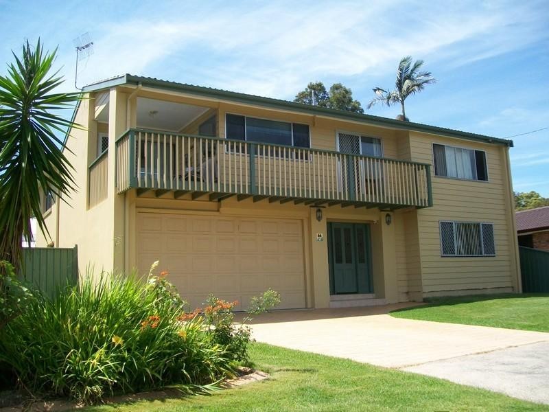 64 Bias Avenue, Bateau Bay NSW 2261